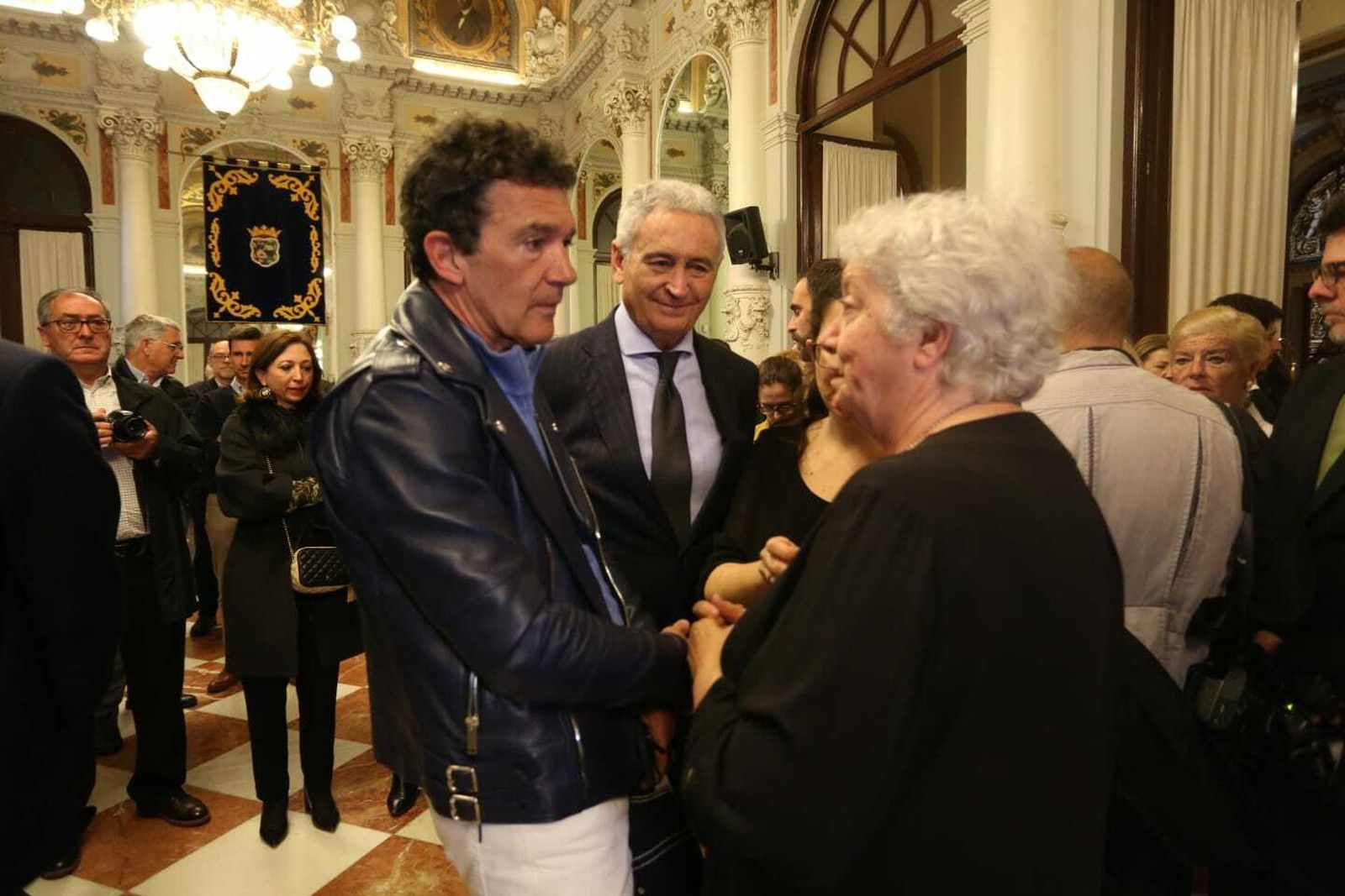 Fotos de la capilla ardiente de Manuel Alcántara