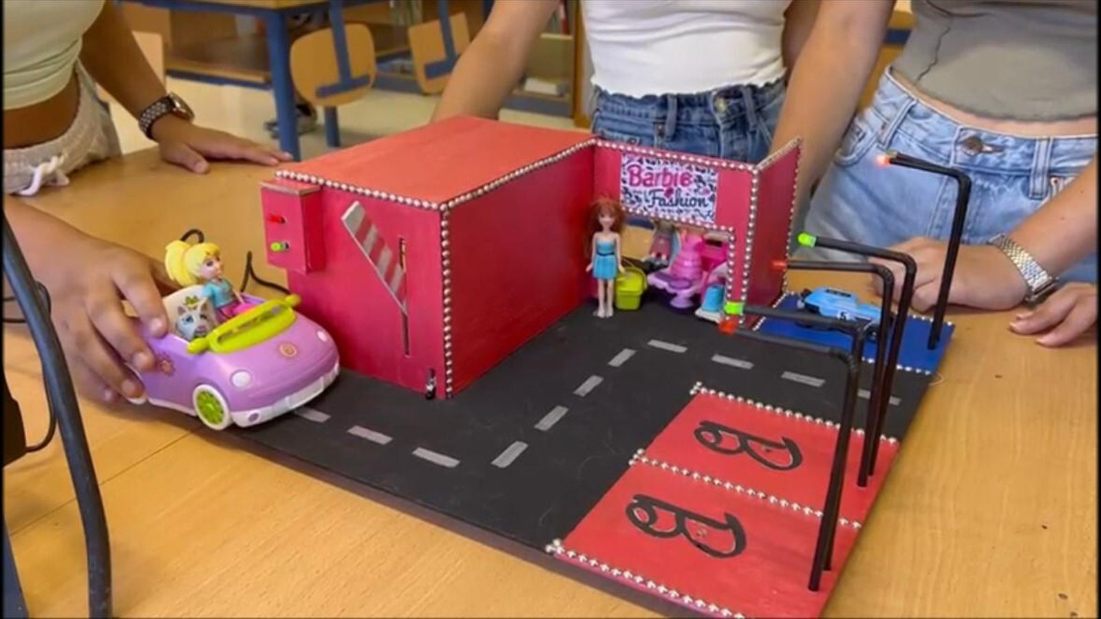 Una de las maquetas realizadas en clase de Robótica y Programación.