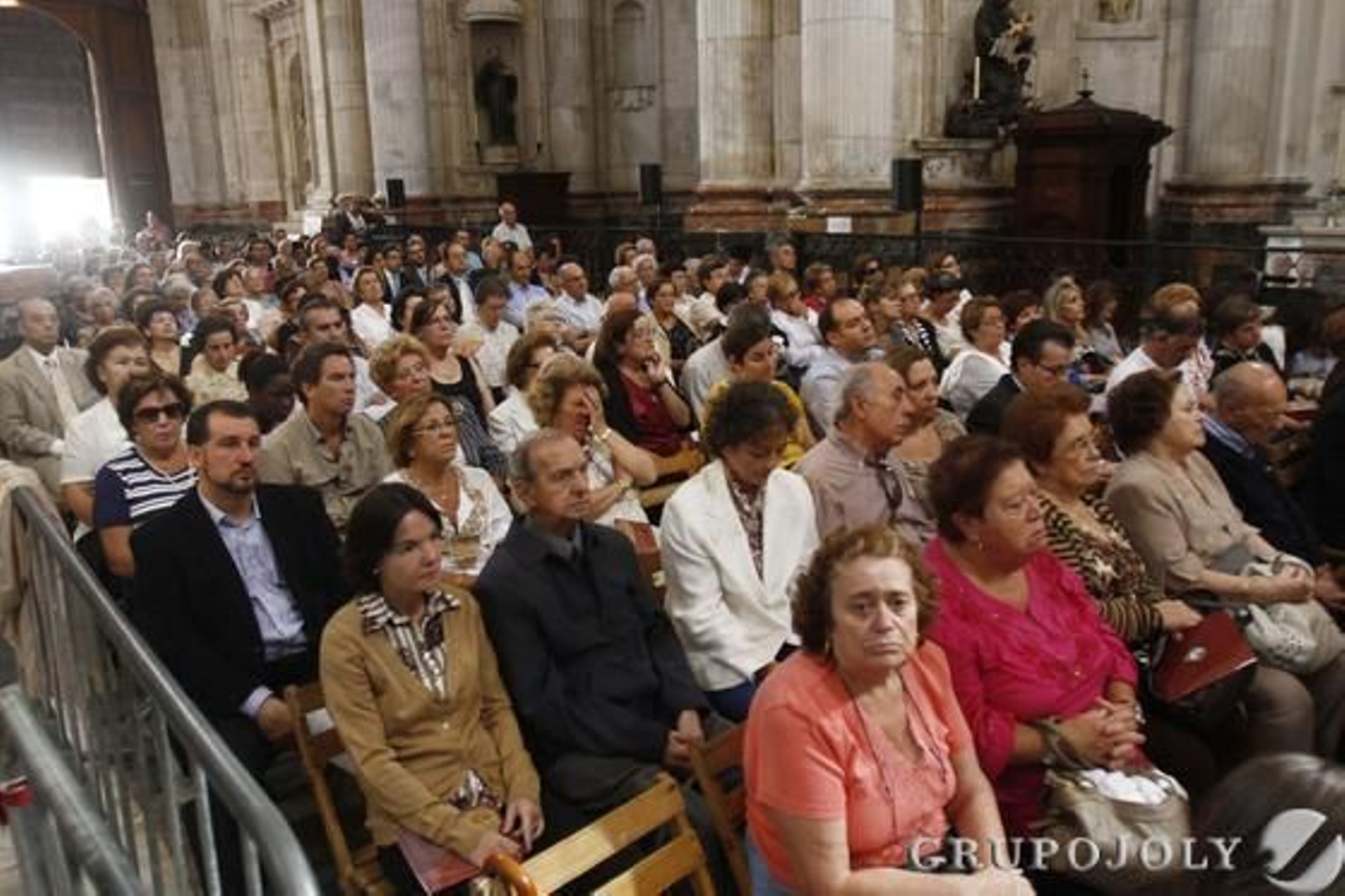 Imágenes de la toma de posesión del nuevo obispo de Cádiz y Ceuta, Rafael Zornoza Boy, en la Catedral de Cádiz.

Foto: Lourdes de Vicente - Joaquin Pino