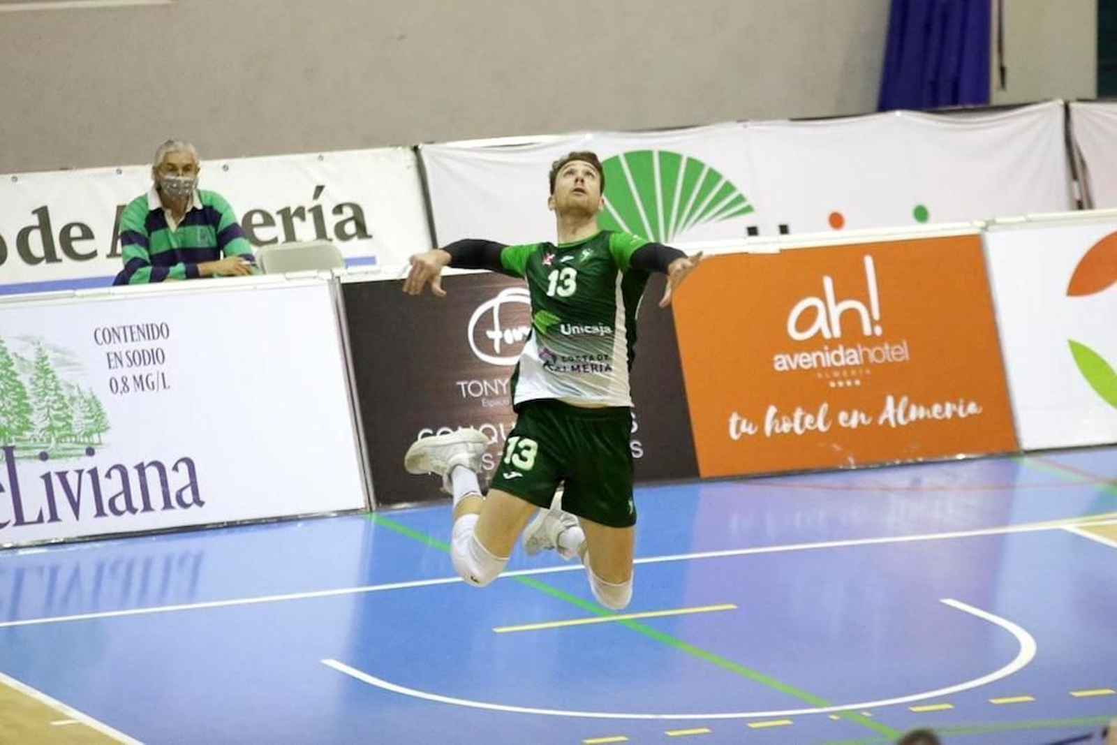 Charly Jiménez llega procedente del Voleibol Petrer valenciano.