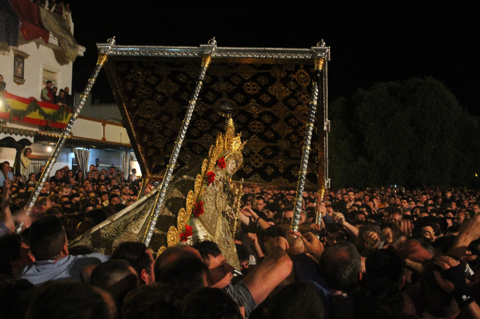 Salto a la reja de los almonteños.