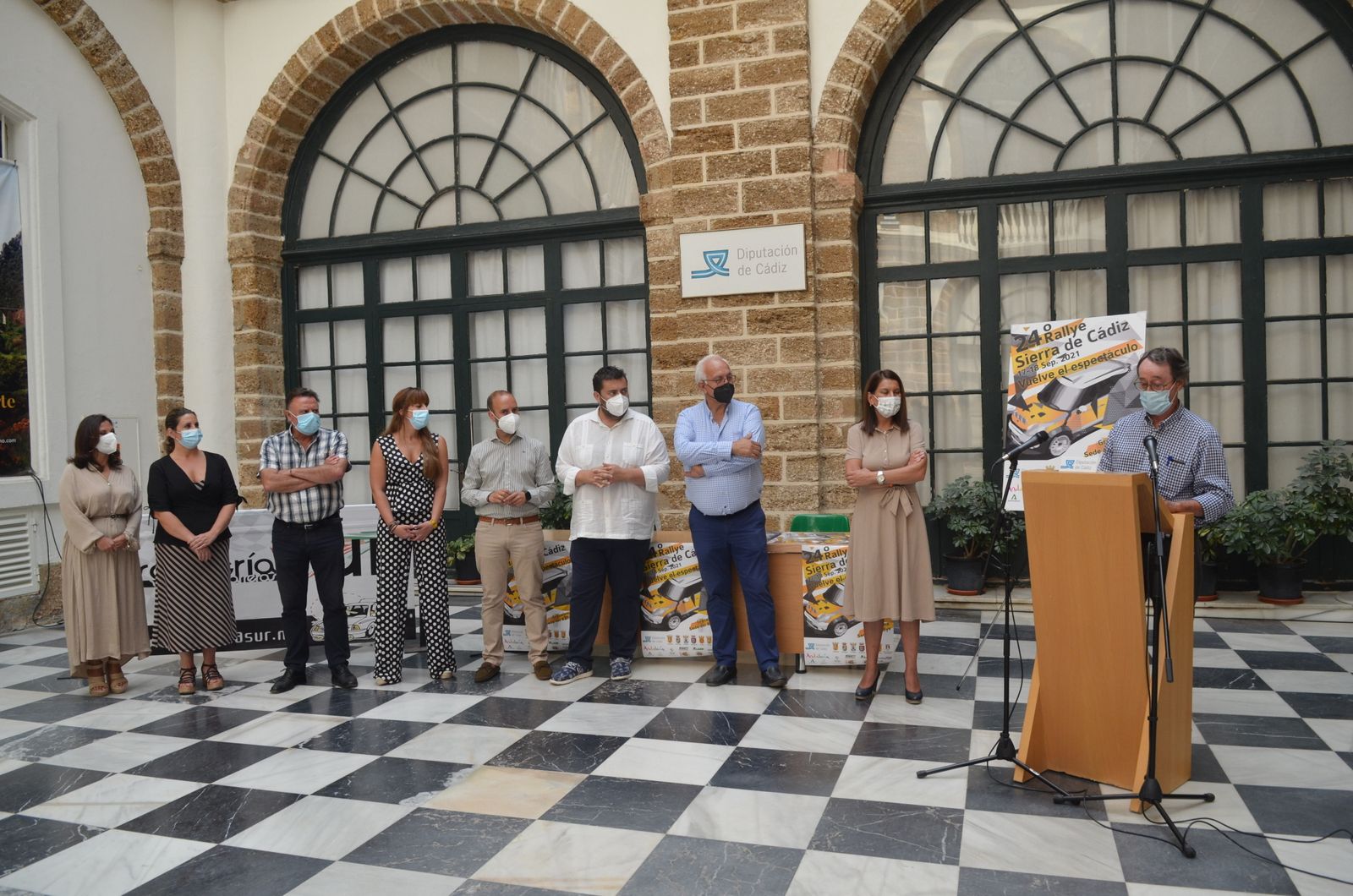 Paco García Galera, de Escudería Sur, presentando las novedades del Rally en la Diputación de Cádiz.