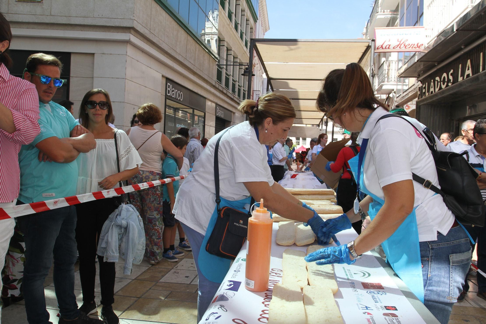 Record Guinnes del bocadillo de jamón mas grande del mundo, en Huelva