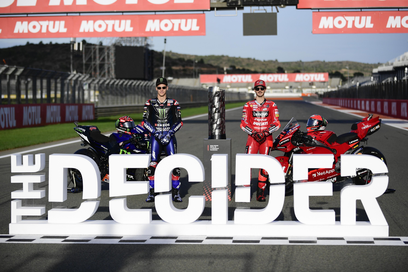 Pecco Bagnaia o Fabio Quartararo se proclamará campeón este domingo en Valencia.