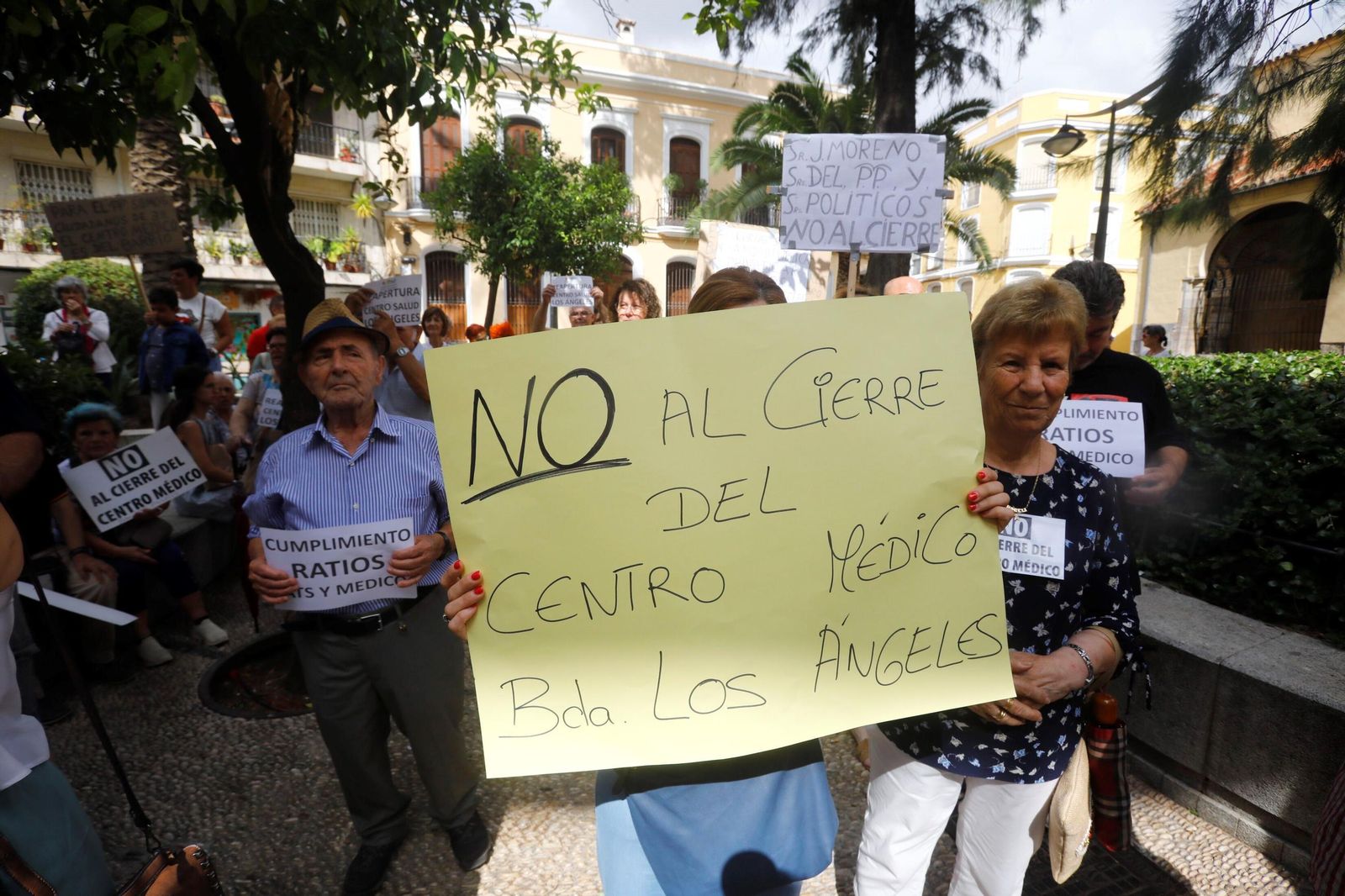 Las imágenes de la protesta de los vecinos de Villarrubia en defensa de la sanidad pública