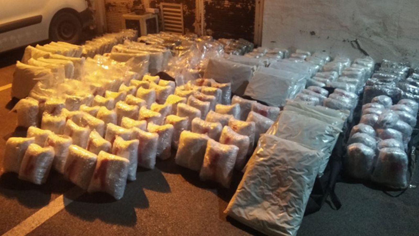 Parte del alijo intervenido.