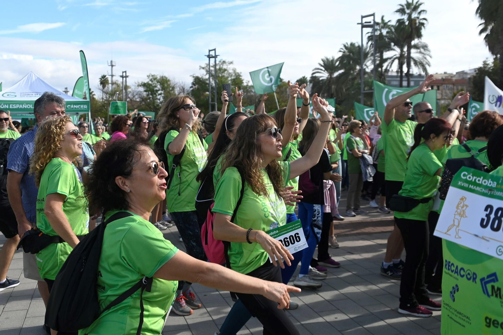 La XVIII Carrera contra el Cáncer en Córdoba, en imágenes