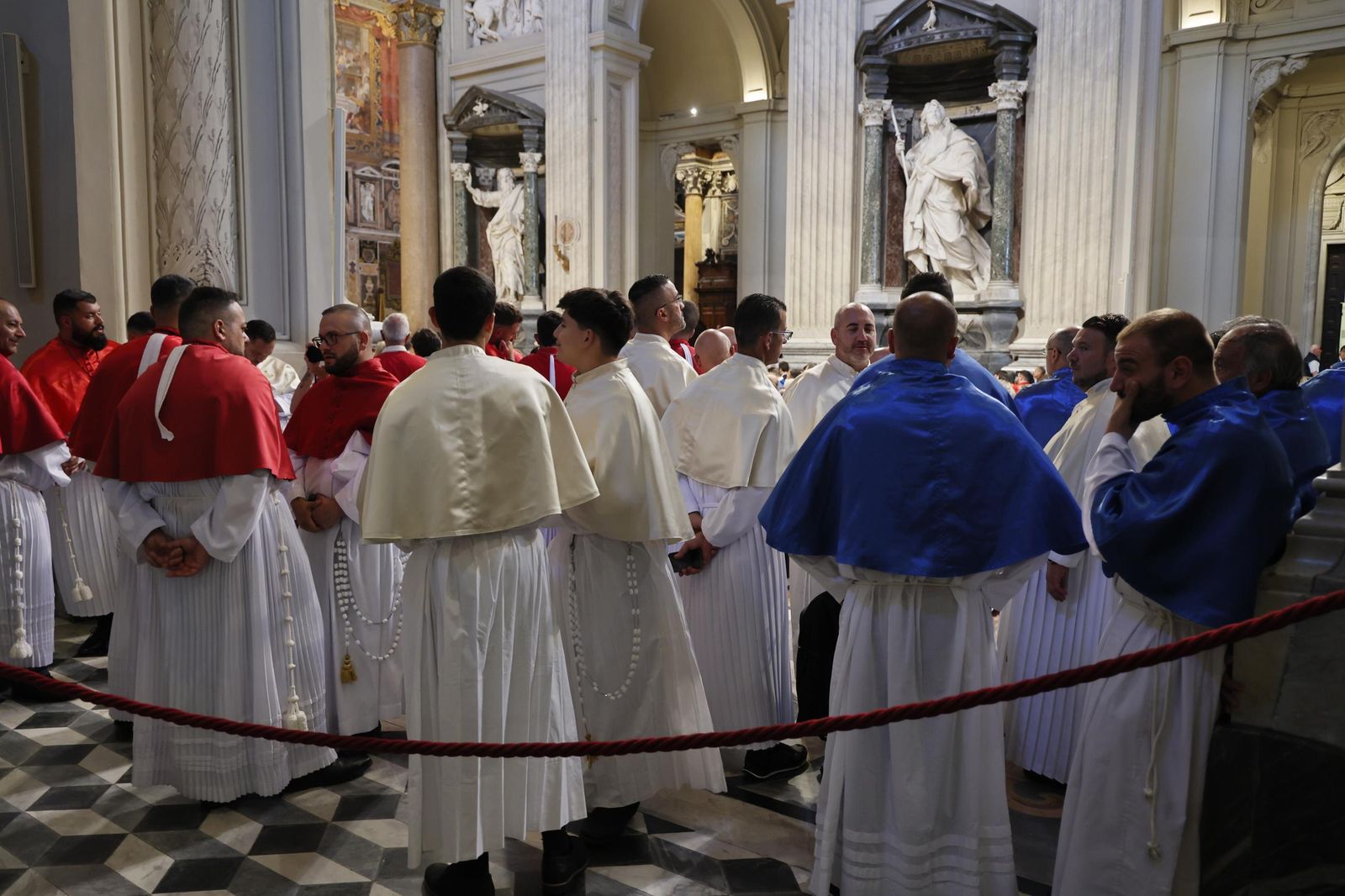 Las imágenes del viernes previo a la magna procesión en Roma del Cachorro y la Esperanza de Málaga