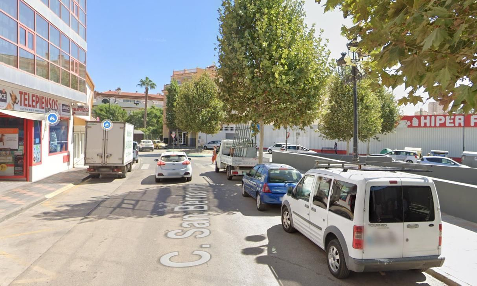 Vista de la calle San Bernardo, en Las Lagunas de Mijas.