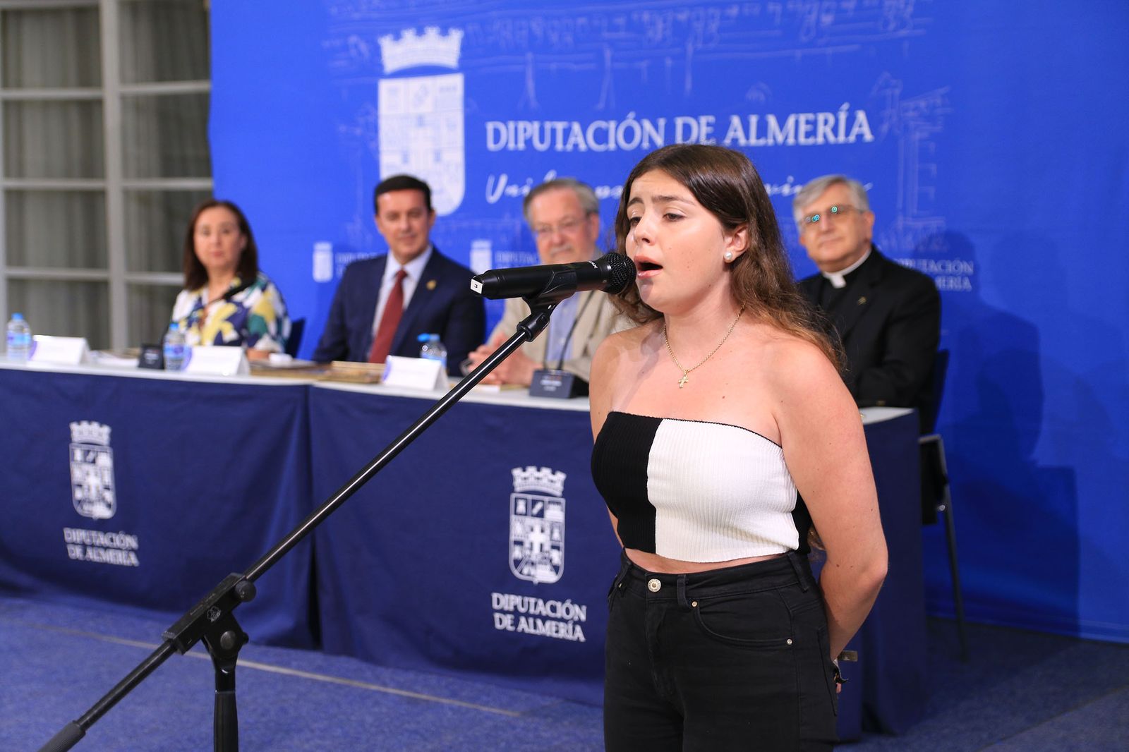 Presentación del libro del centenario del Santo Entierro