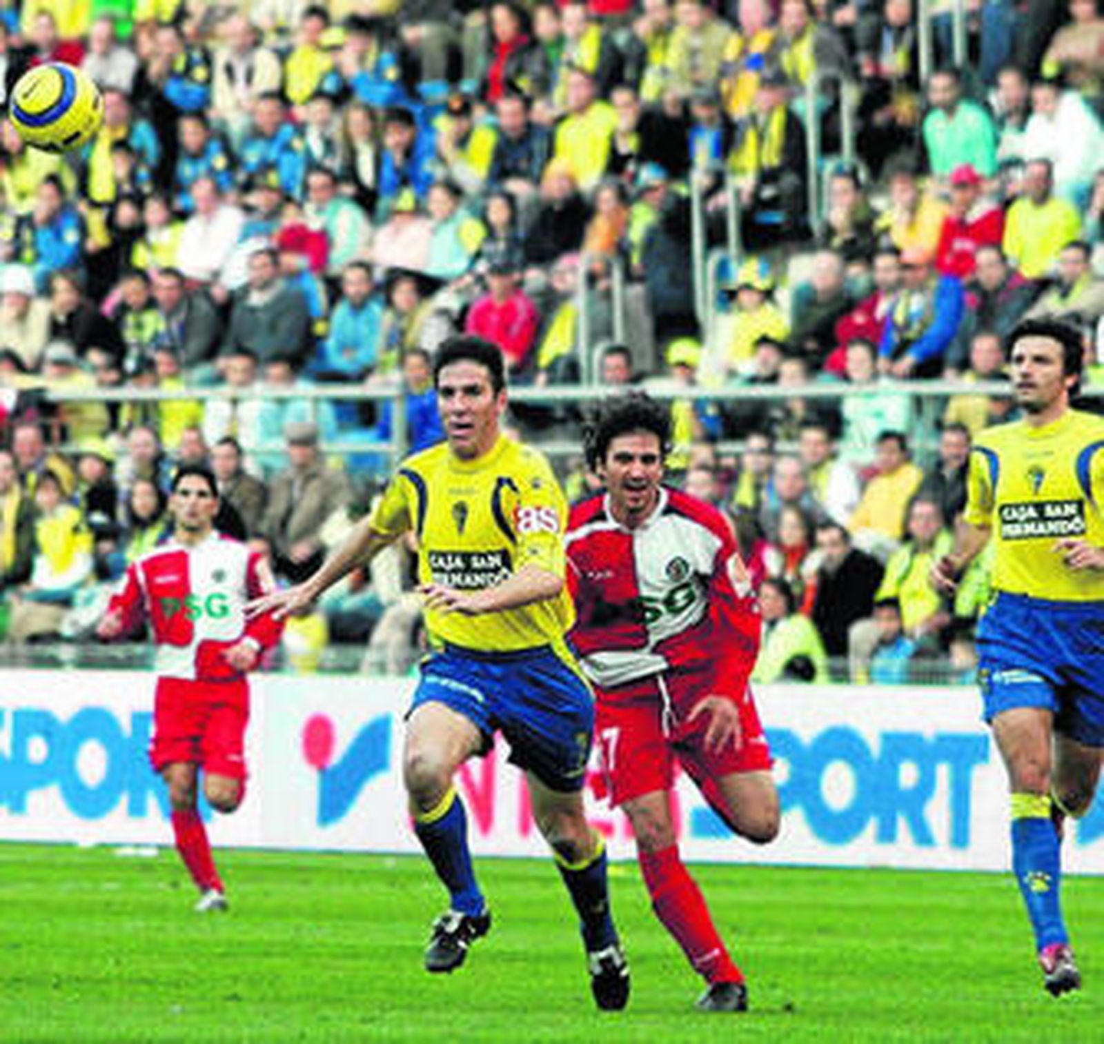 Berizzo persigue el balón en el partido jugado contra el Getafe CF en Primera, allá por enero de 2006.
