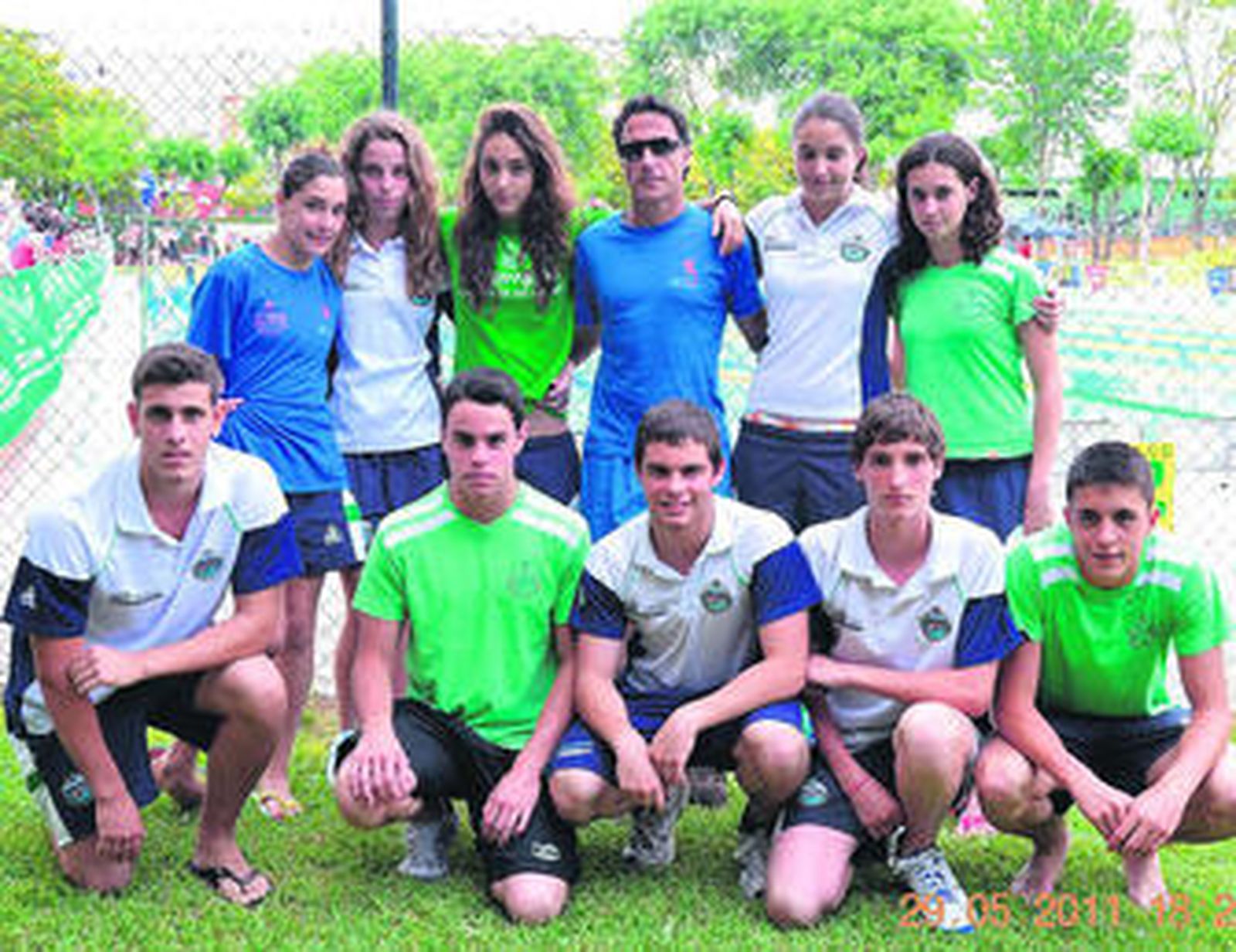Equipo del Club Natación San Fernando que participó en Mairena.