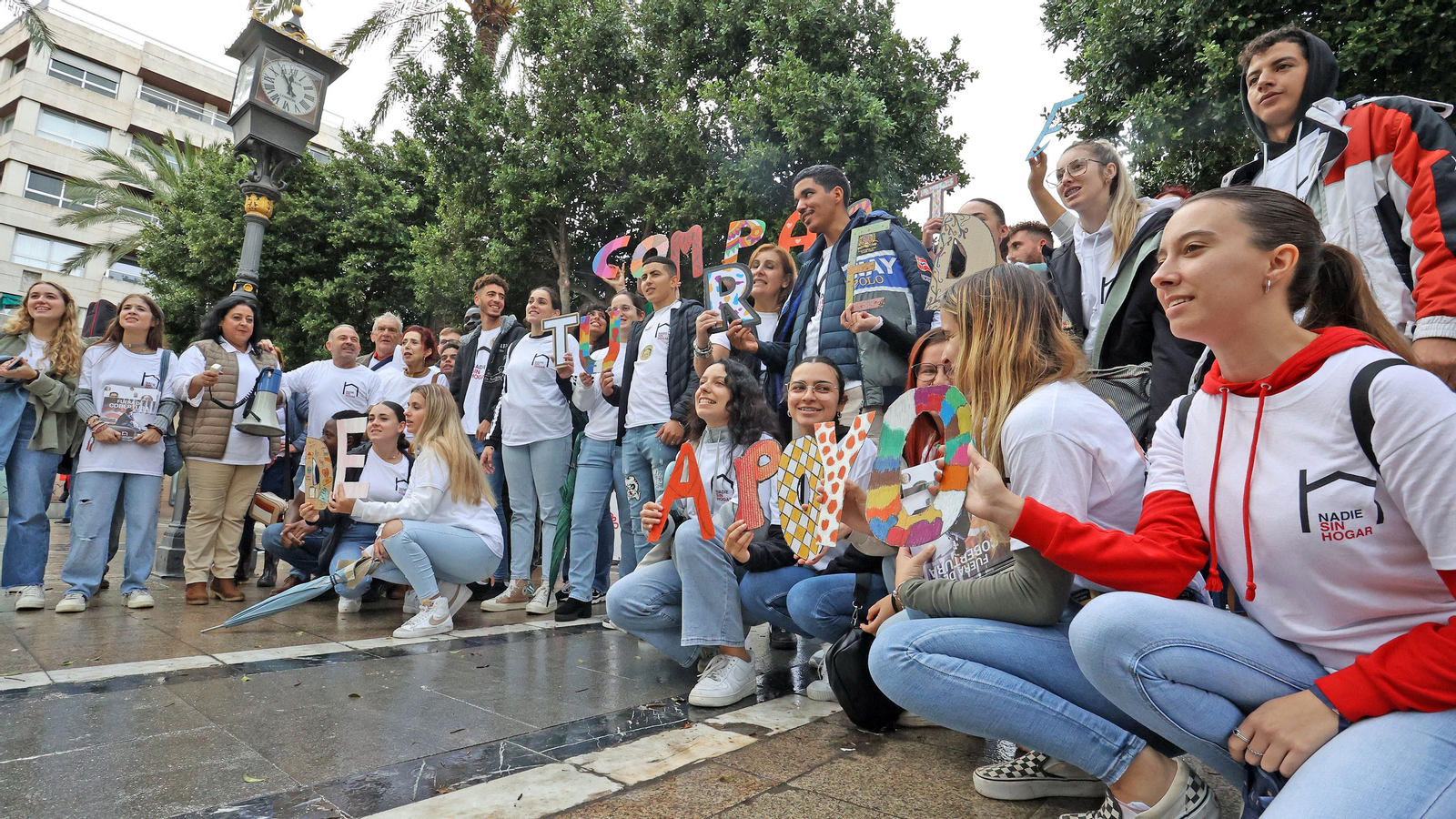 Lectura manifiesto en Jerez por parte de Cáritas por la campaña de personas sin hogar