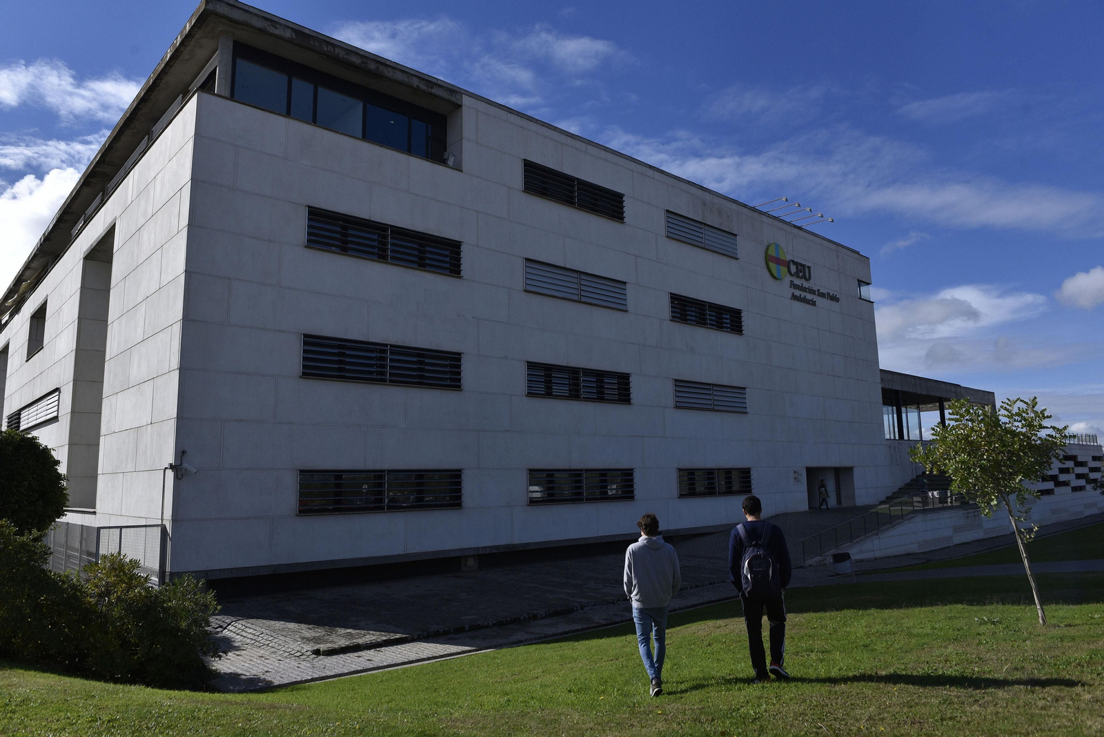 Edificio del CEU San Pablo que acoge el Centro Universitario Cardenal Spínola.