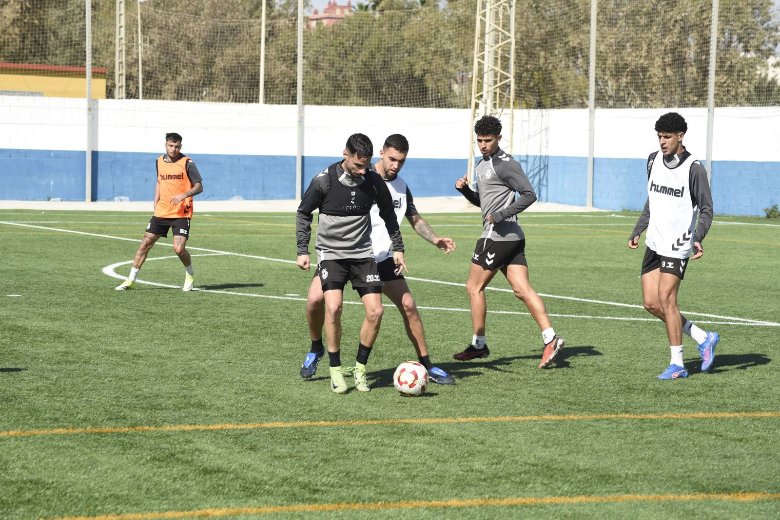 Las fotos del primer entrenamiento de Carlos Guerra y Miguel Angel Rondan al frente de la Balona