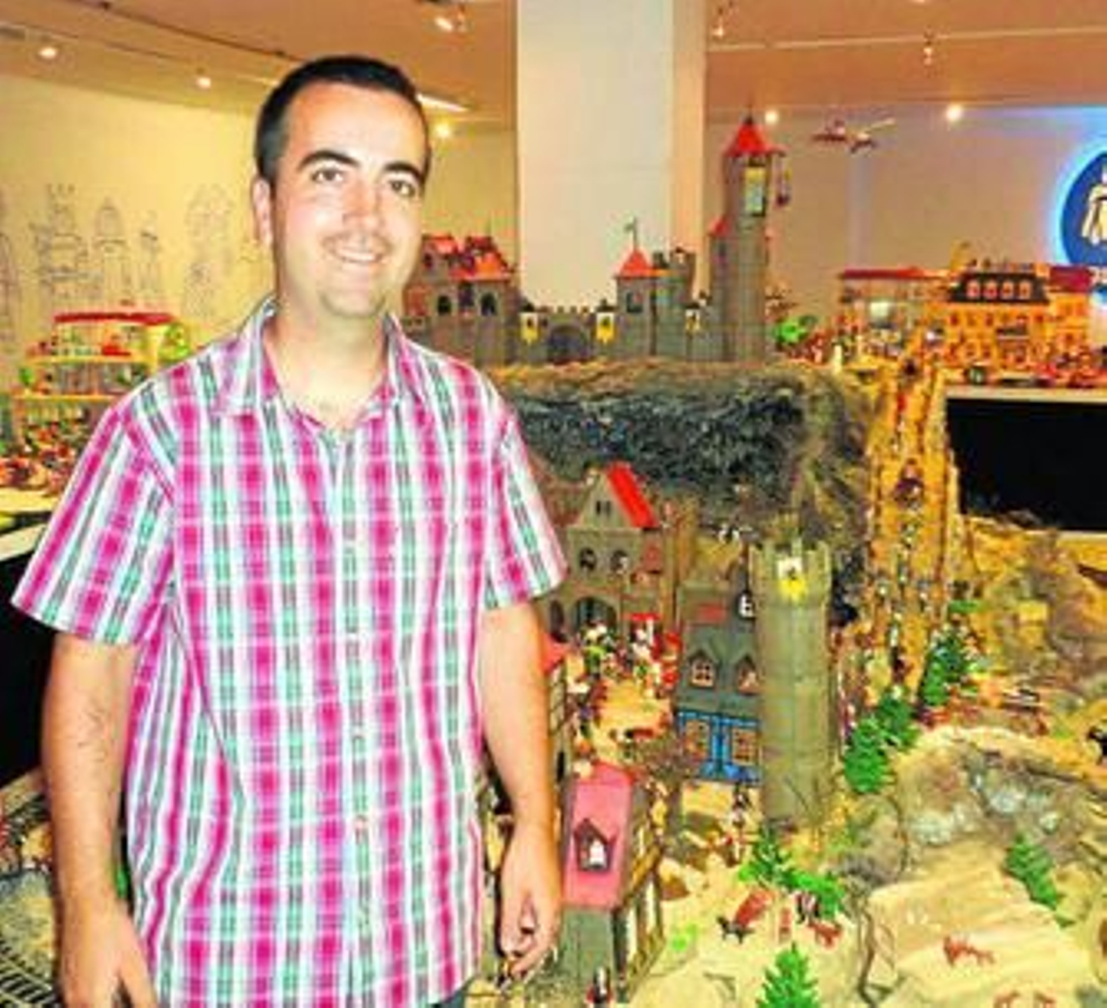 Los mayores recuerdan sus juegos de infancia durante las visitas, mientras que los niños sueñan con poseer las piezas.