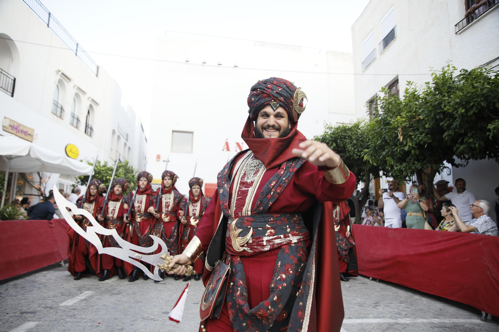 El gran desfile de Moros y Cristianos de Mojácar, en imágenes