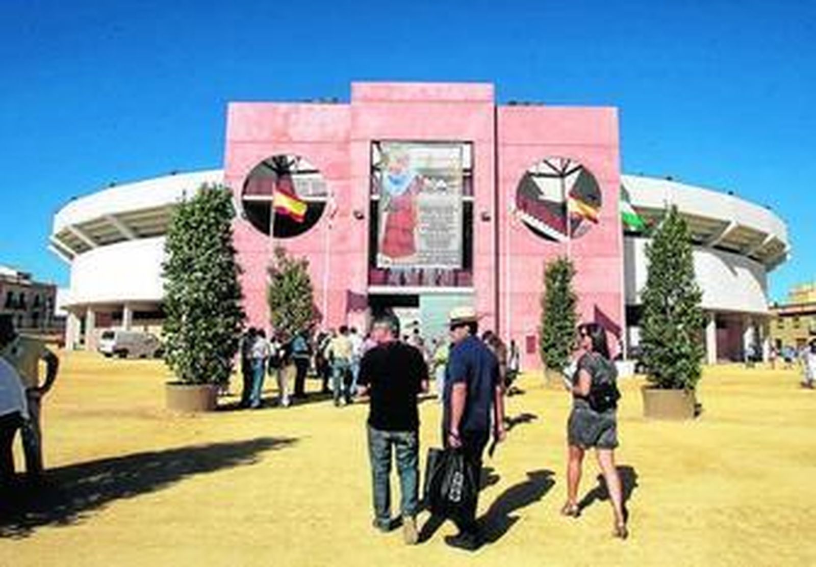 La plaza de toros de Utrera, el día de su inauguración, en 2010.