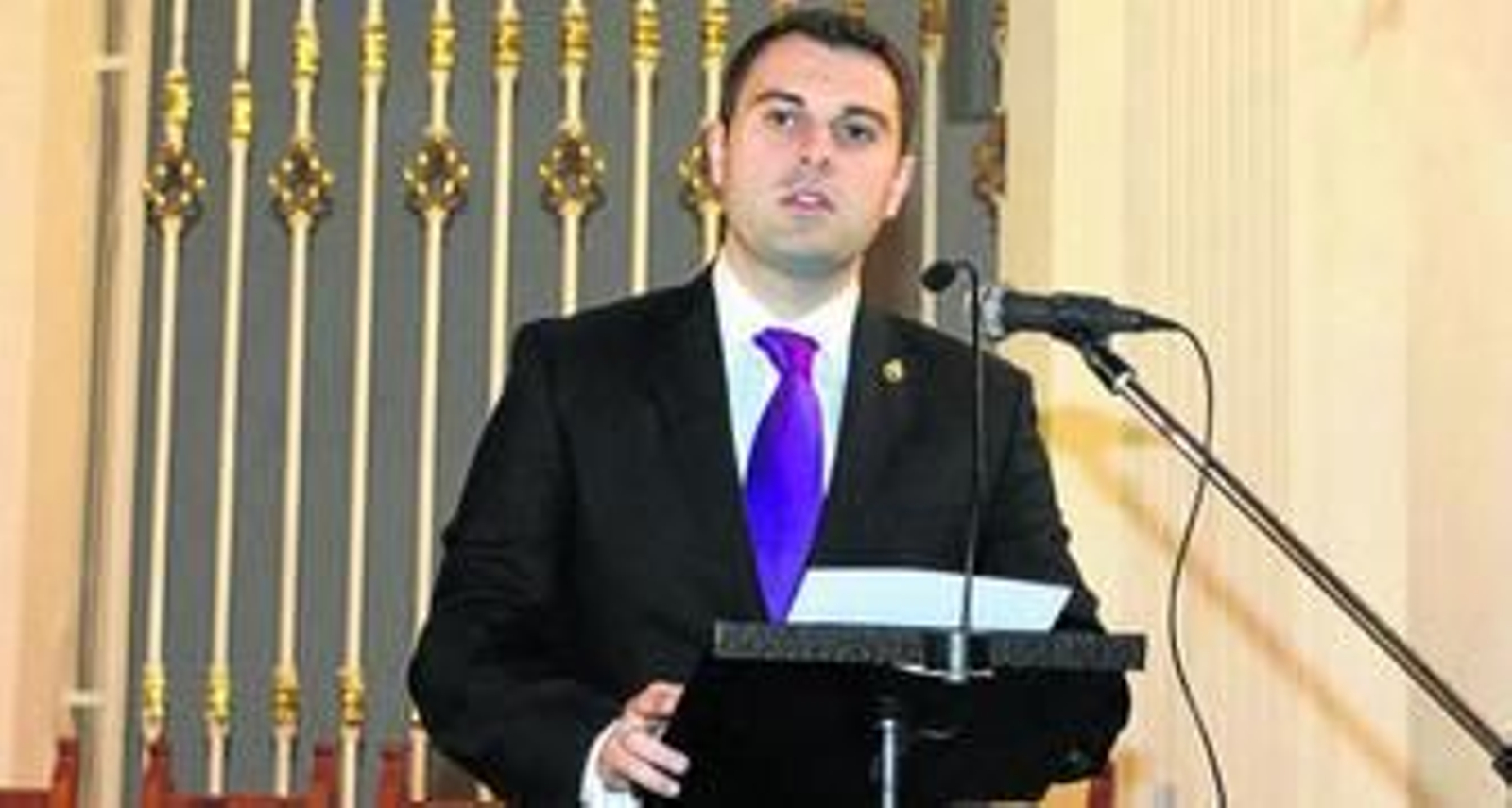 Francisco Javier Martínez durante la lectura de su pregón en la iglesia de San Antonio de Padua.