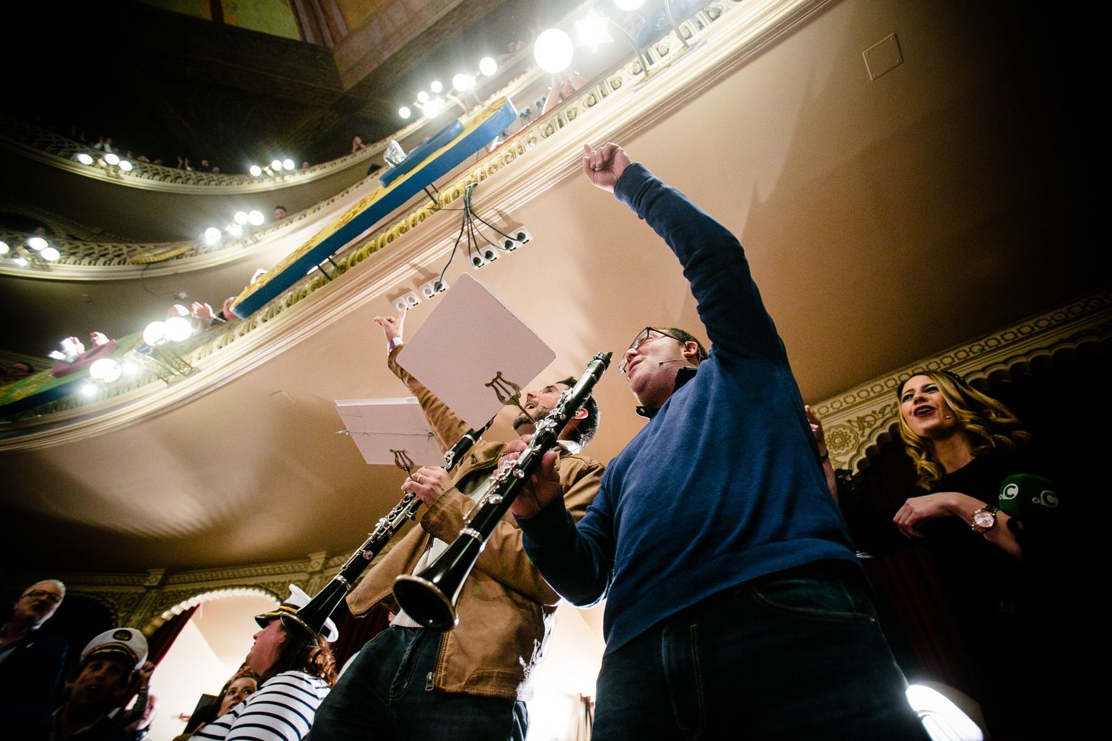 Ambiente en la sexta función de cuartos