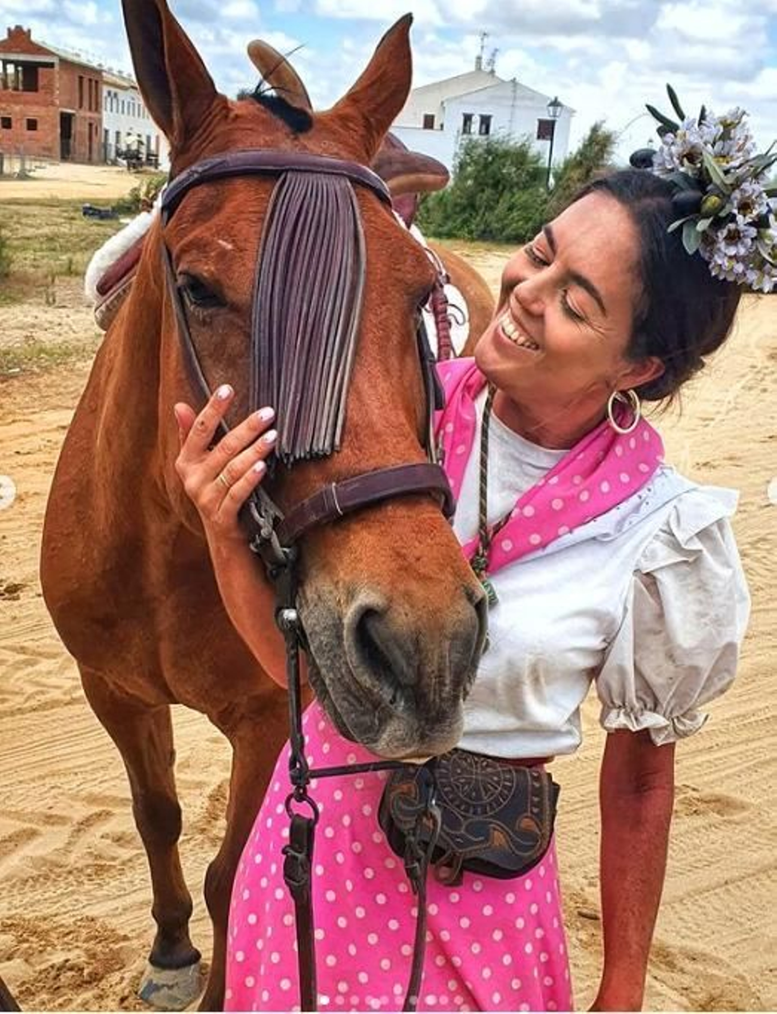 Todos los looks de las famosas e influencers en el Rocío 2022