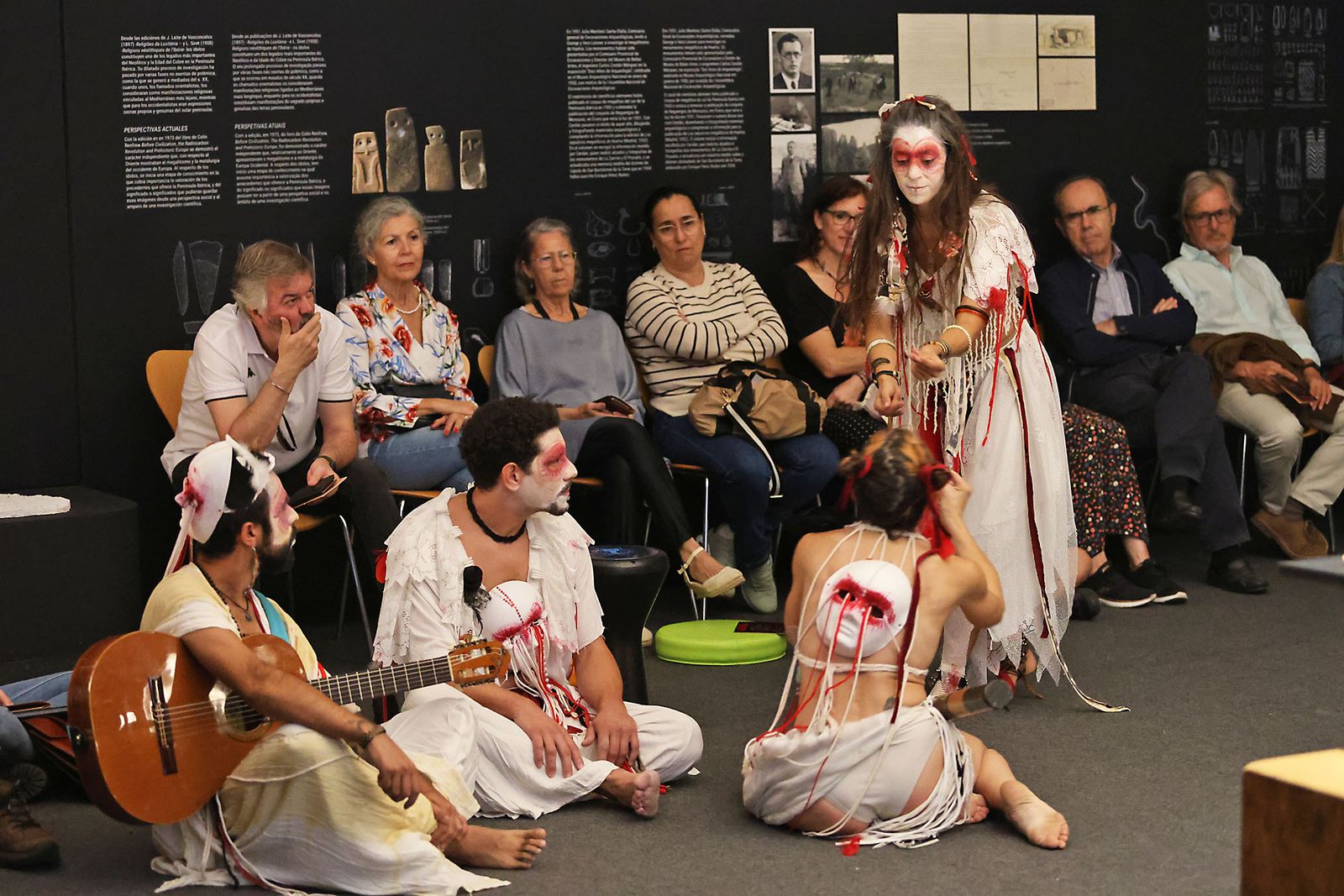 Imágenes de la clausura de la exposición 'Ídolos. Miradas milenarias desde el extremo suroccidental de Europa'
