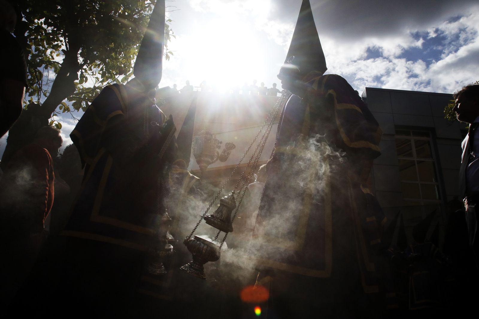 Jueves Santo en Córdoba: La procesión del Caído, en imágenes