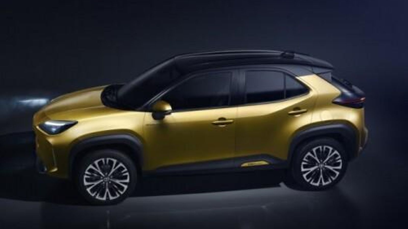 Los precios del Yaris Cross oscilan entre los 24.350 y los 29.400 euros. Este Toyota, siempre híbrido, tiene versiones de tracción delantera y total. Los precios del Yaris Cross oscilan entre los 24.350 y los 29.400 euros. Este Toyota, siempre híbrido, tiene versiones de tracción delantera y total.