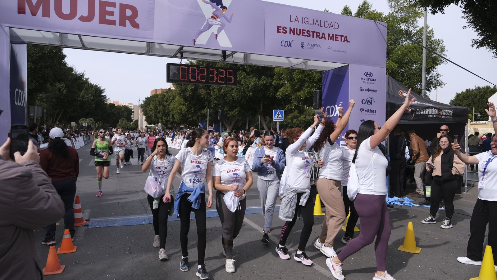 Imágenes de la Carrera de la Mujer 2023 en Almería