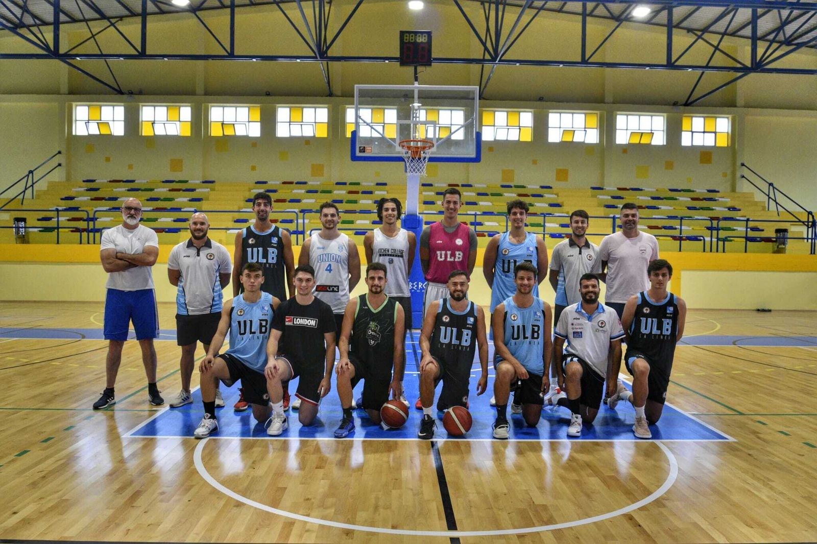 La plantilla 2022-23 de la ULB, antes de iniciar su primer entrenamiento
