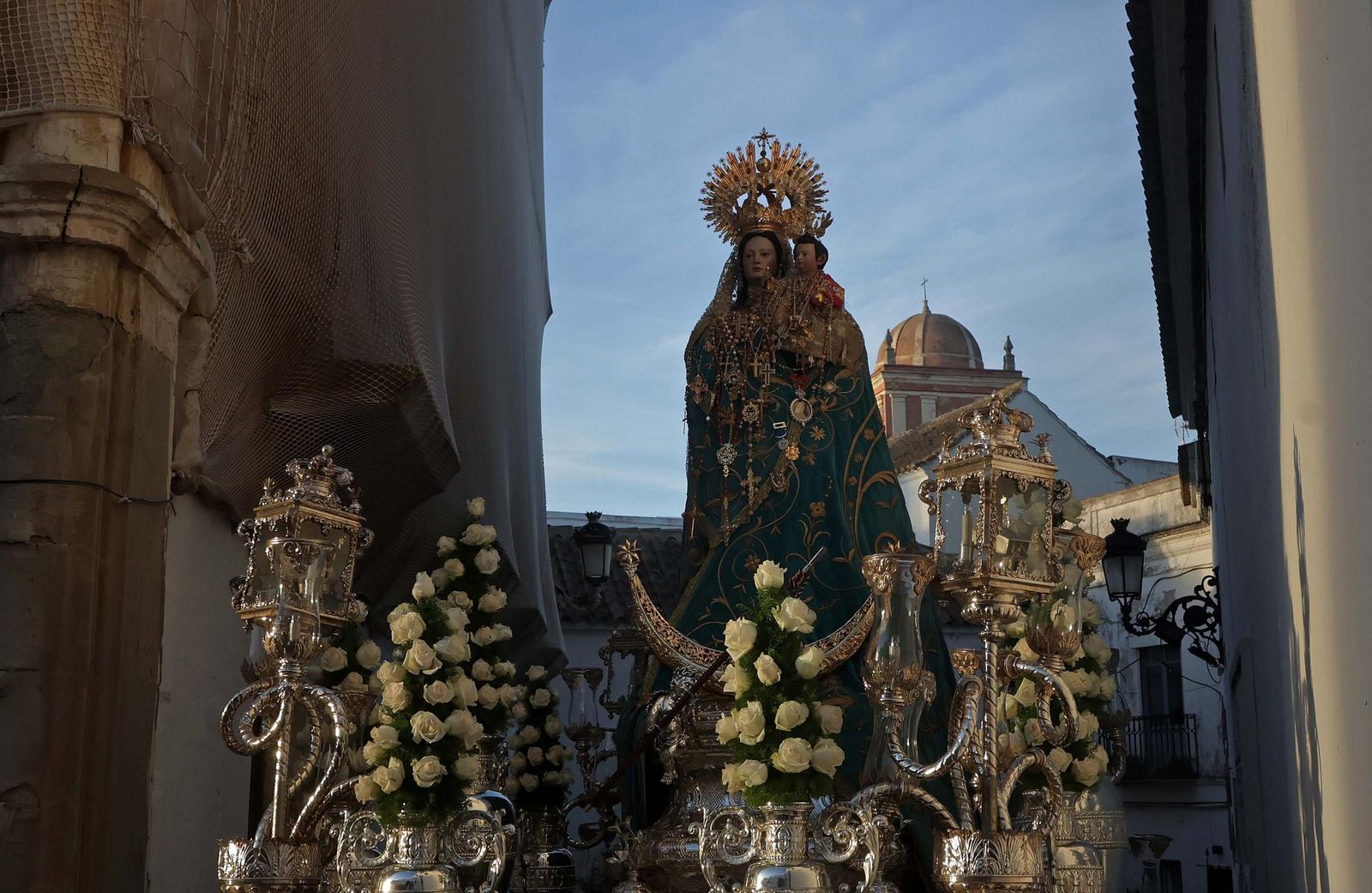 Fotos de la procesión conmemorativa del 275 aniversario del patronazgo de la Virgen de la Luz en Tarifa