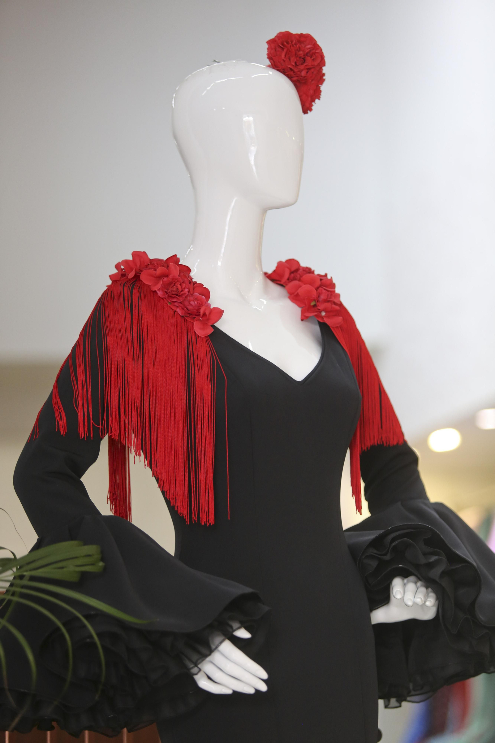 Las tendencias en trajes de flamenca para ir a la Feria de Málaga, en fotos