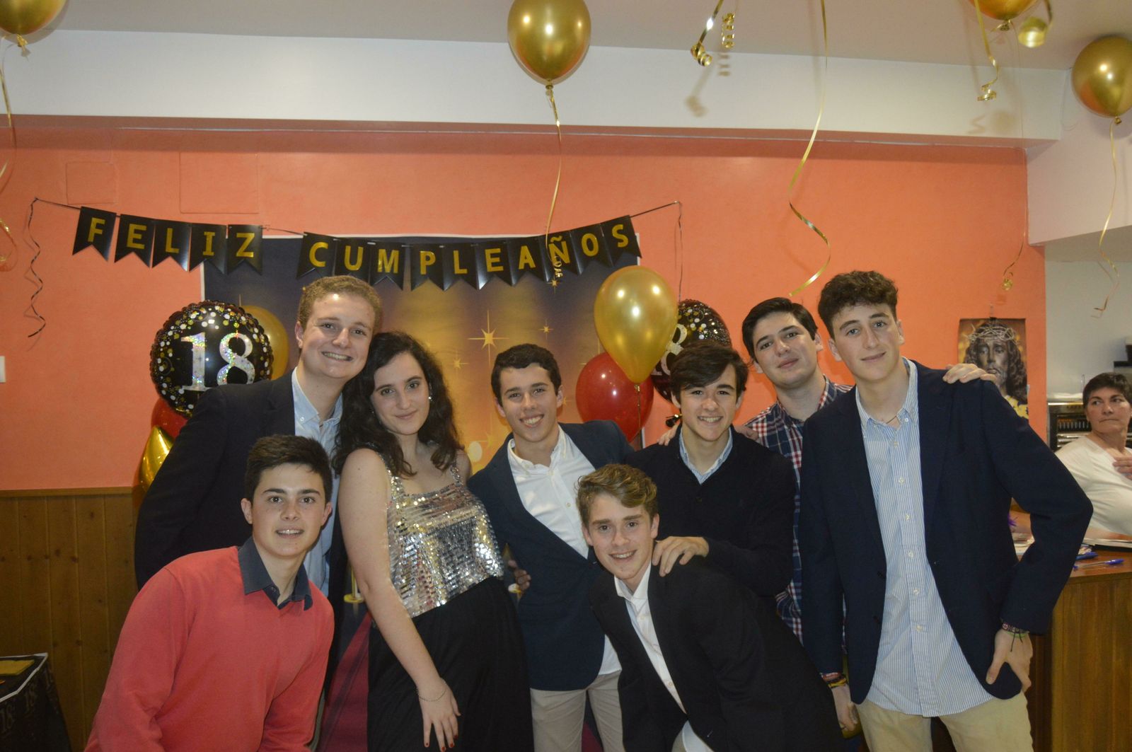 Sandra García, con Pepe Martín, Gonzalo Curado, Víctor Arnedillo, Luis Nadal, Diego de los Ríos, Antonio Martín y Gonzalo Abad.