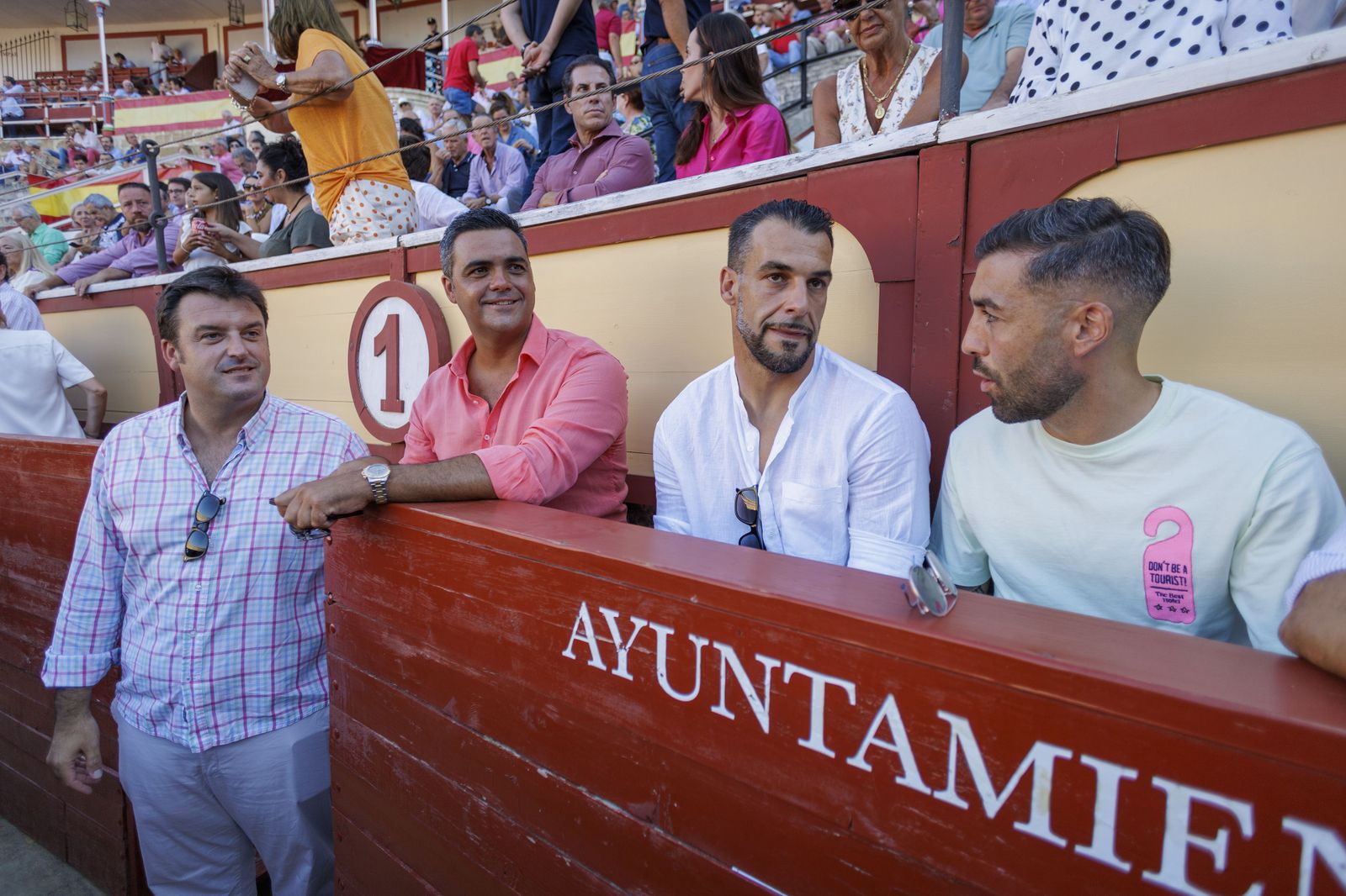 Búscate en la corrida de toros de El Puerto con Escribano, Morilla y Pinar
