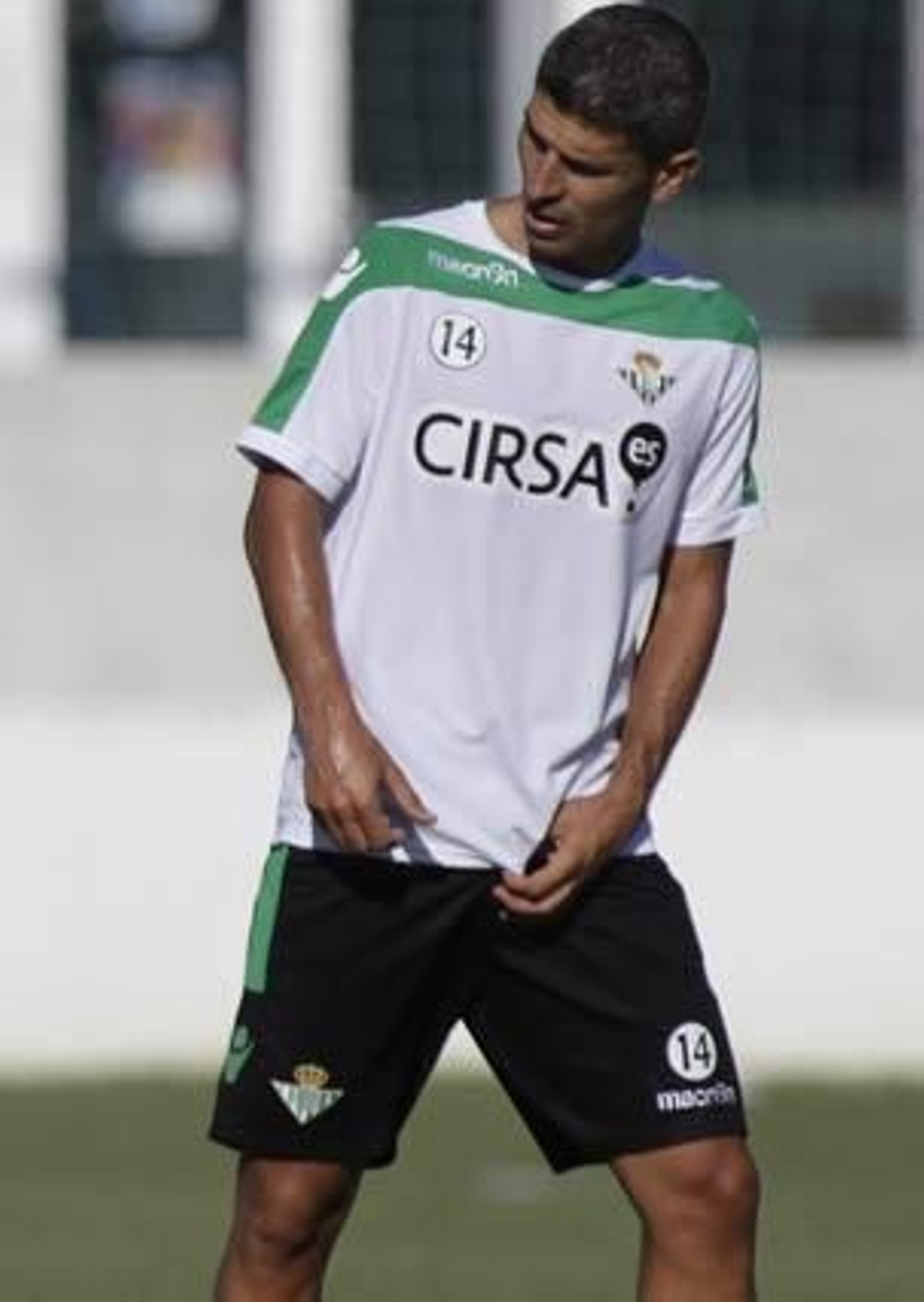 Salva Sevilla: "Quería seguir en el Betis, estoy donde quiero"