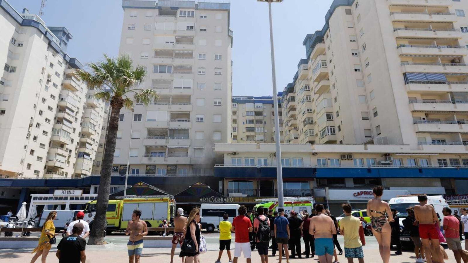 Expectación en el paseo marítimo.