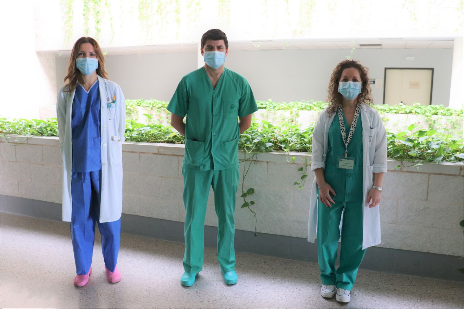 Los doctores del Hospital Juan Ramón Jiménez premiados.