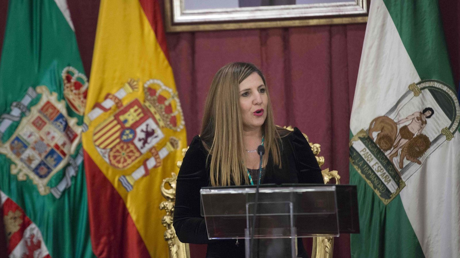 La presidenta de la Diputación de Cádiz, Irene García, durante su discurso en la entrega de las distinciones del Día de la Provincia.