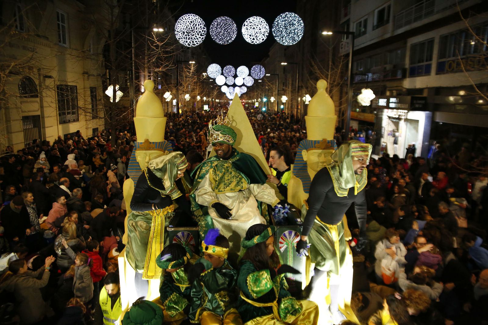 Todas las imágenes de la Cabalgata de Reyes de Granada