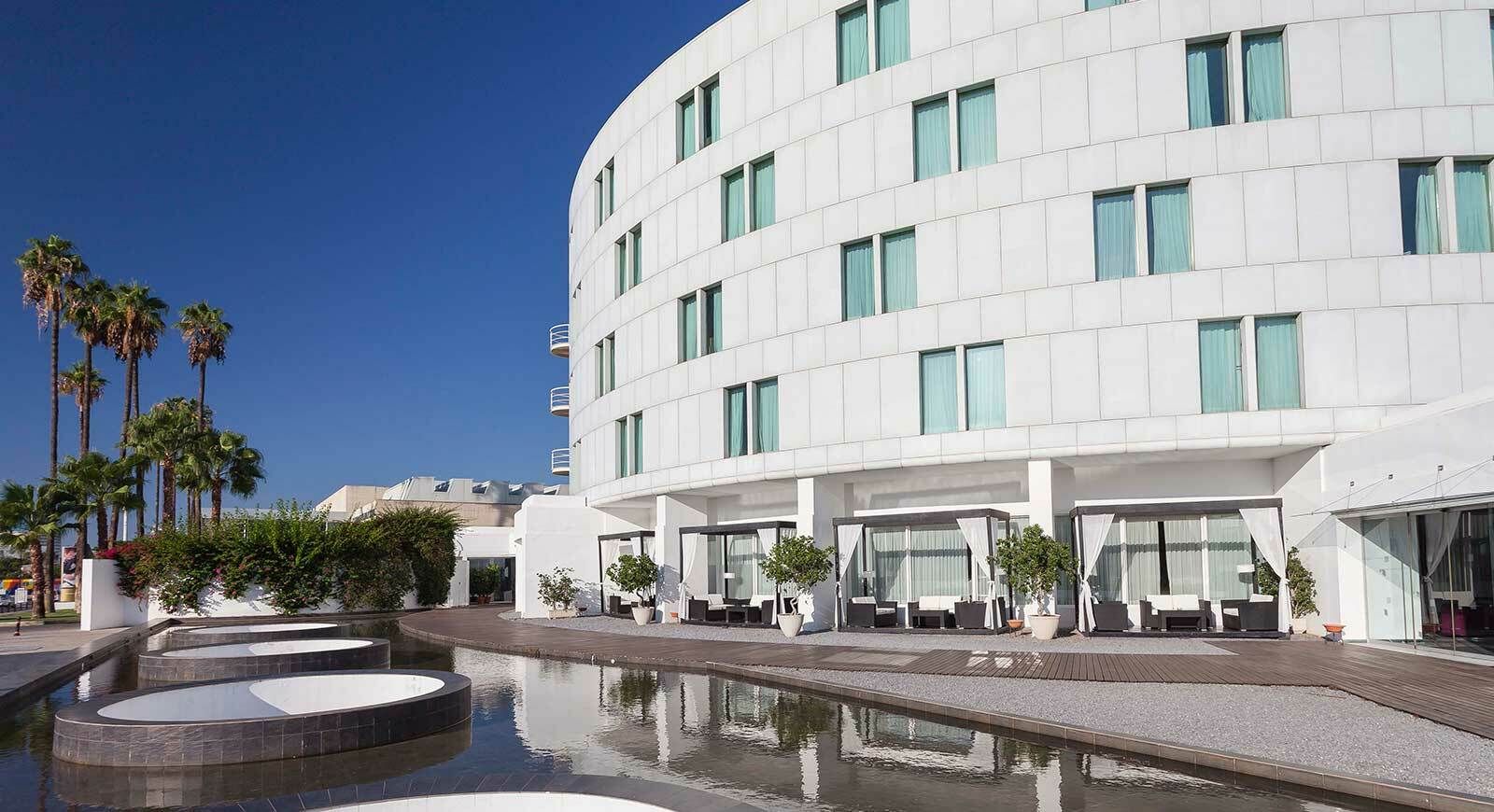 Exterior de la fachada del Hotel Barceló Renacimiento.