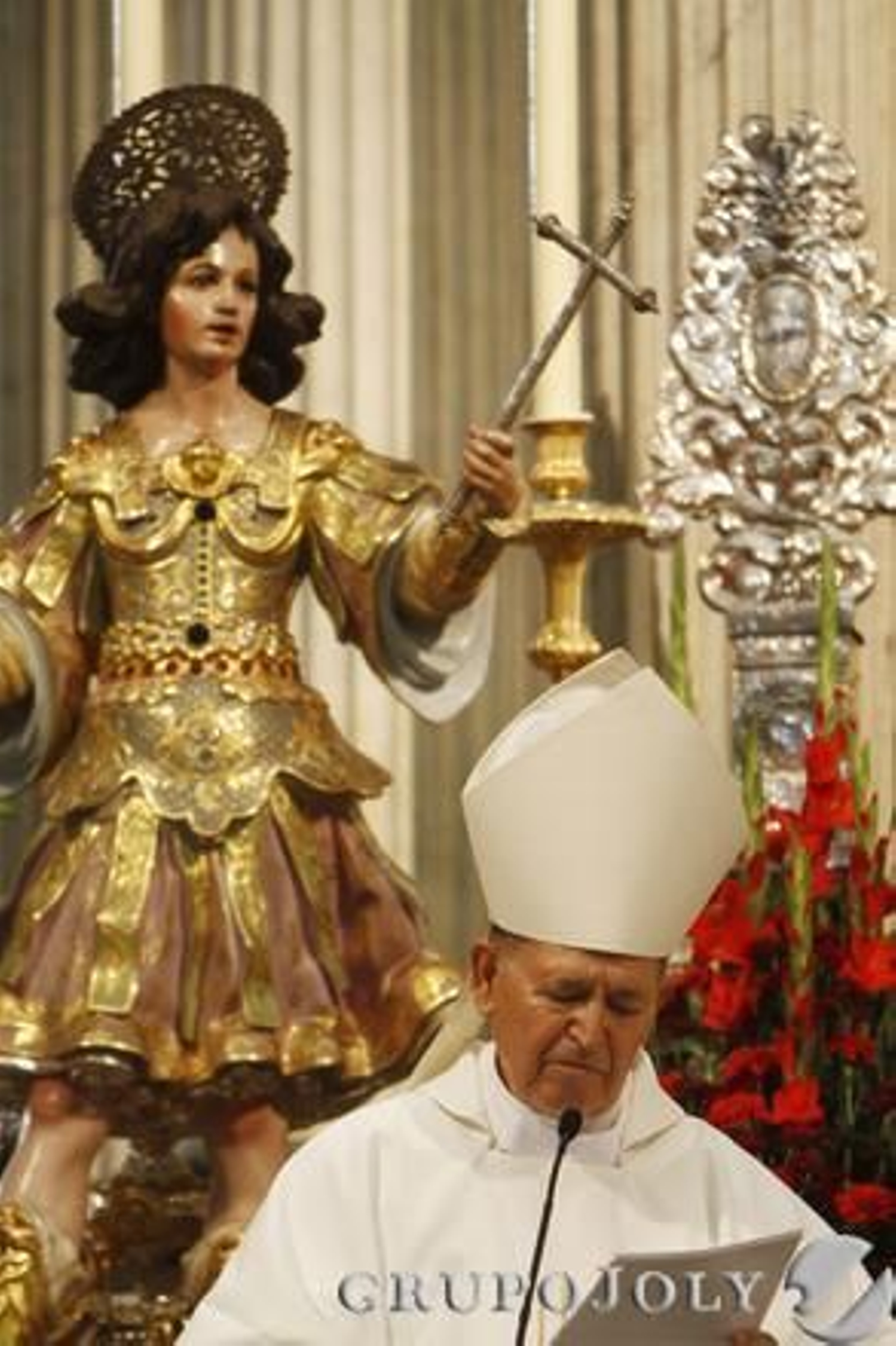 Imágenes de la toma de posesión del nuevo obispo de Cádiz y Ceuta, Rafael Zornoza Boy, en la Catedral de Cádiz.

Foto: Lourdes de Vicente - Joaquin Pino