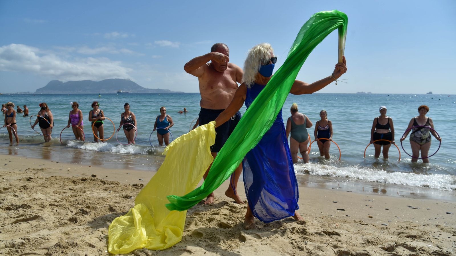 Las fotos del ultimo domingo de la temporada oficial de playas en Algeciras