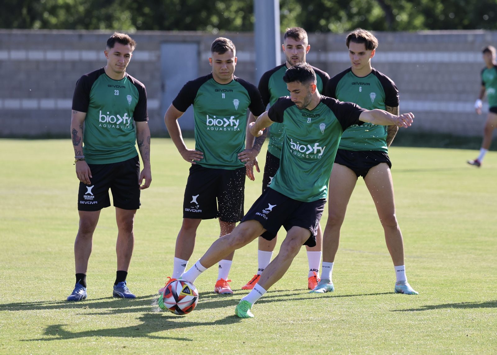 Las mejores fotos del primer entrenamiento del Córdoba CF en León