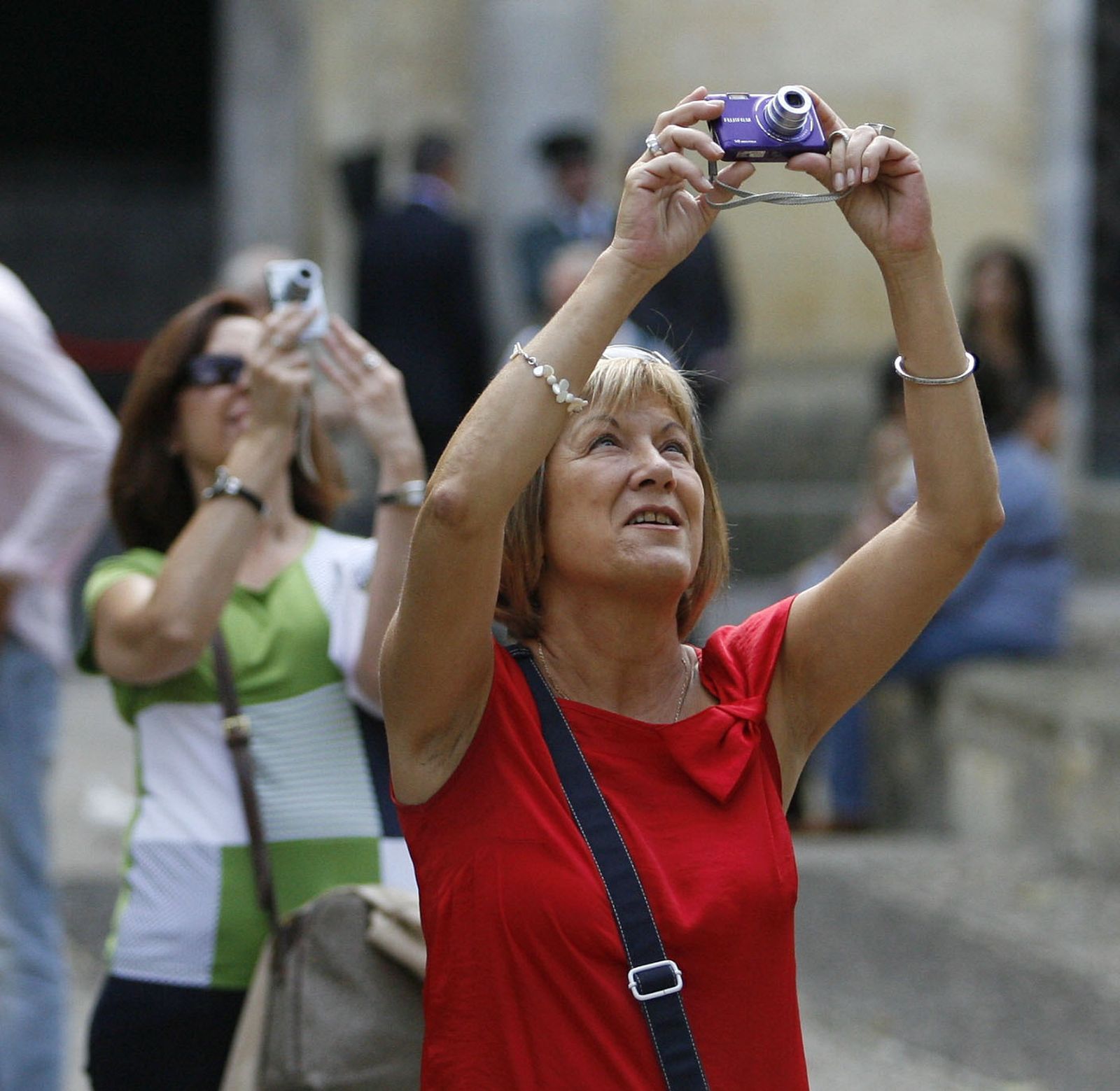 EULEN busca cubrir 24 puestos de trabajo como guía turístico en Sevilla