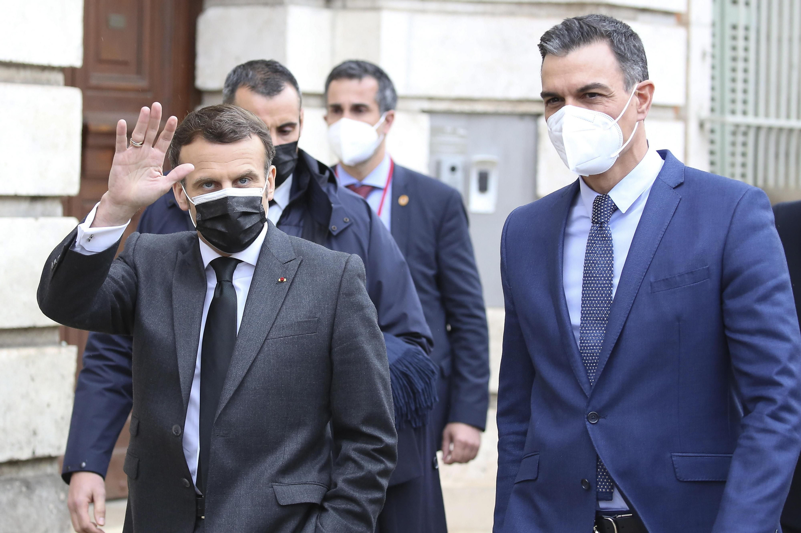 Emmanuel Macron junto a Pedro Sánchez en la XXVI Cumbre Franco-Española.
