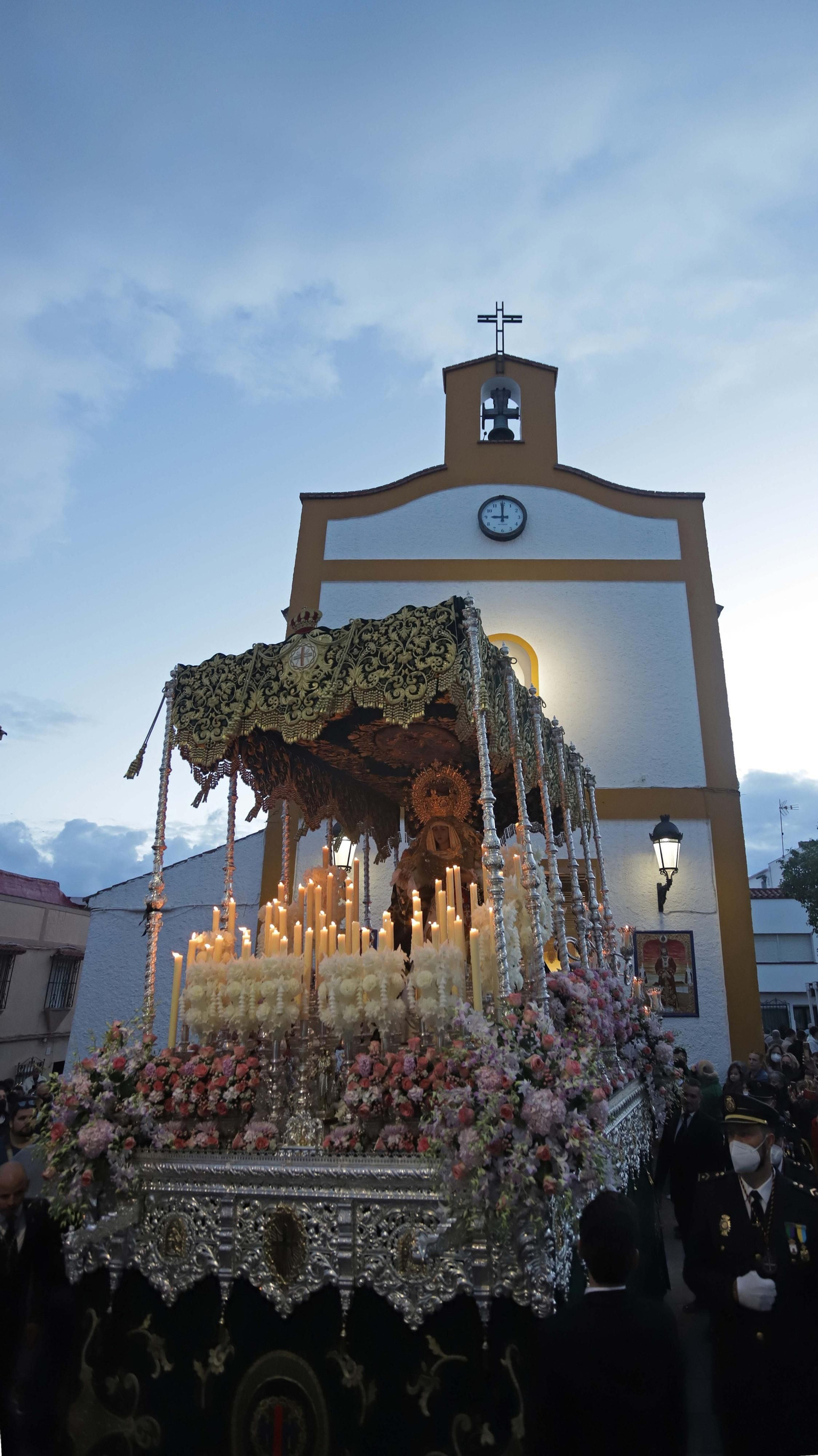 El cielo sobre la iglesia de San Isidro, en Algeciras.
