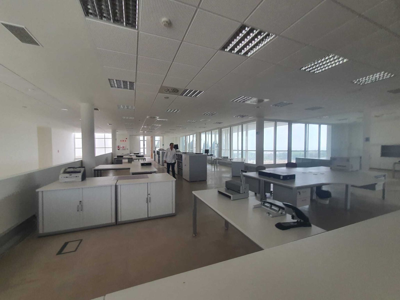 Vista de una zona de oficinas del edificio de Tecnotur, ubicado en la Loma del Puerco.