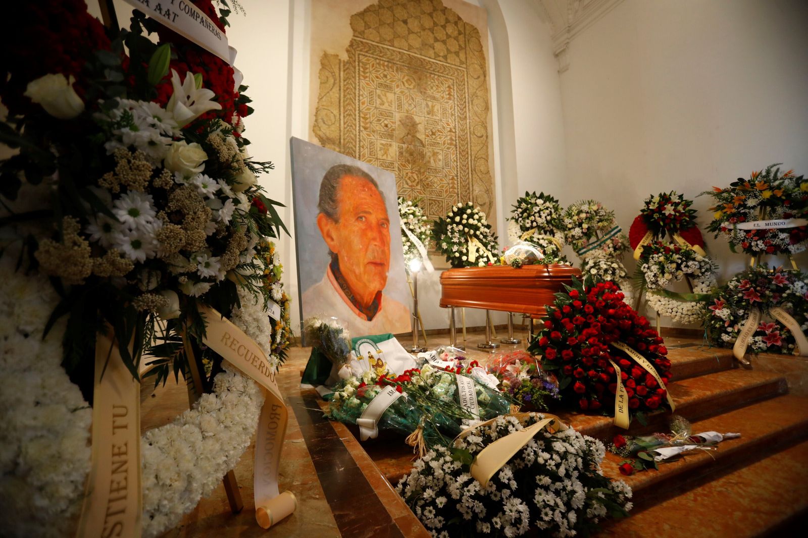 La capilla ardiente de Antonio Gala en su fundación en Córdoba, en imágenes