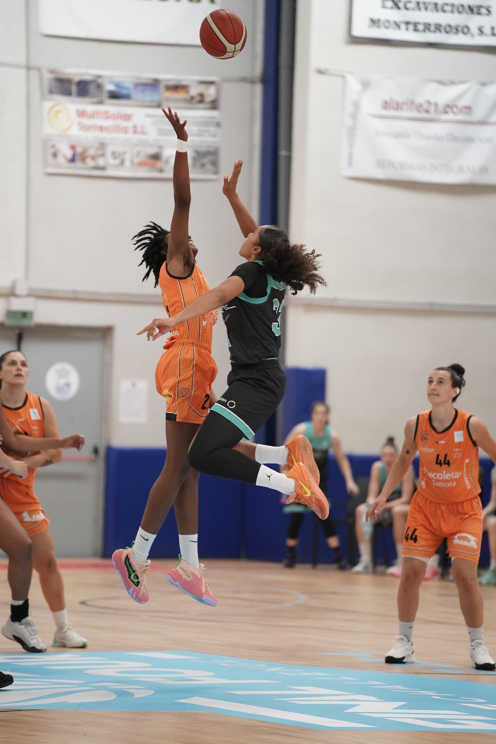 Ambientazo en Estepona para la Final Four de ascenso a Liga Femenina