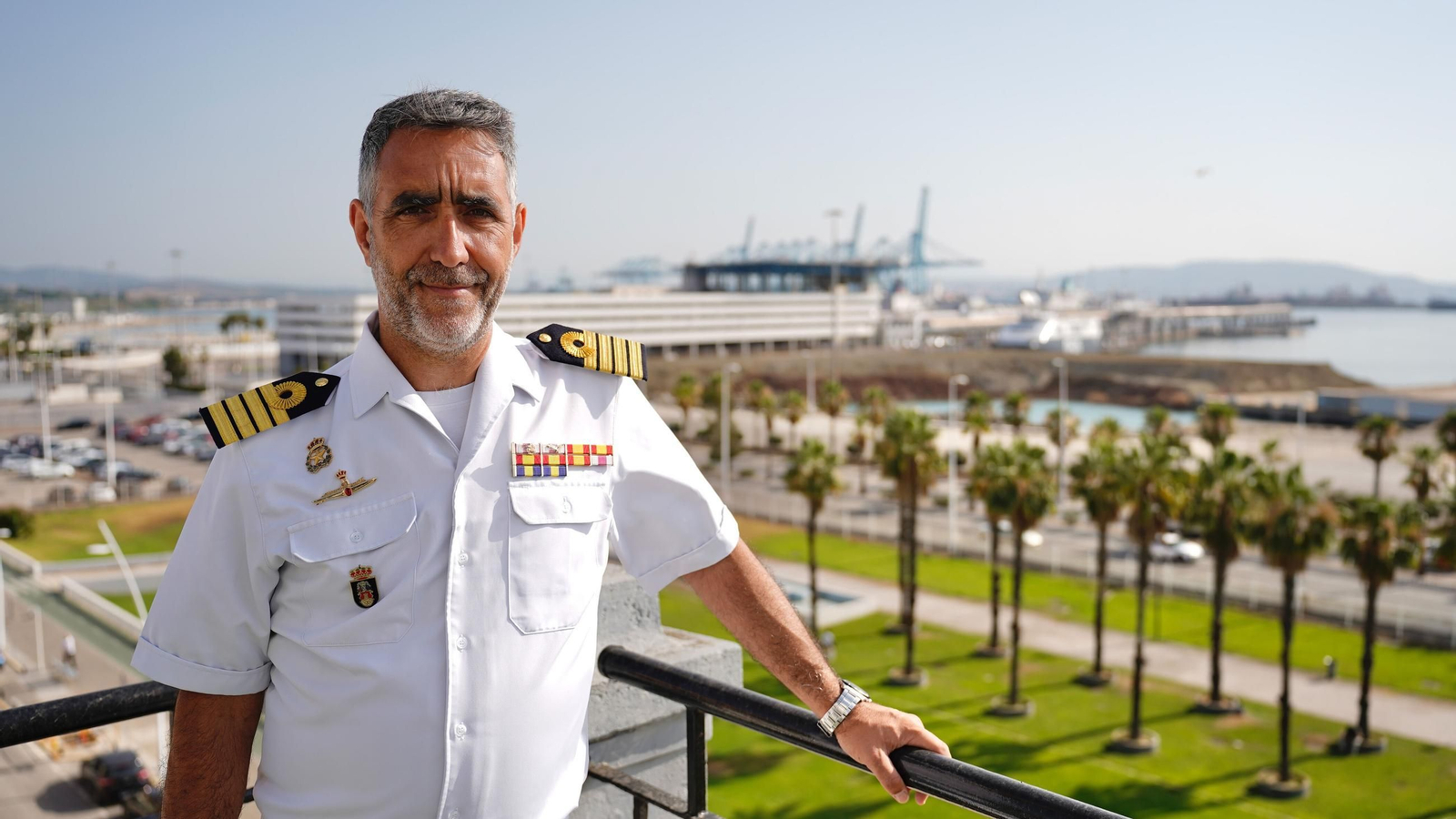Entrevista con el comandante naval Fernando García, en la sede la comandancia de Algeciras